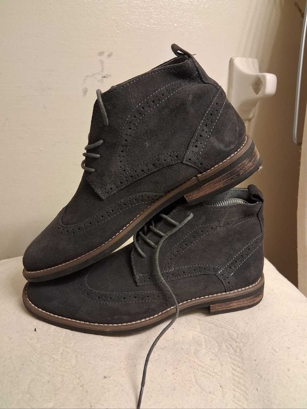 Men's Grey BRUNO MARC Suede Chukka Brogue Boots Size 8
